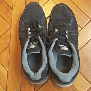 Nike black mesh running shoes